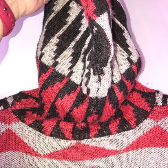 Aubrey Ann Open Cardigan with Hood and Aztec Print - Picture 3 of 7